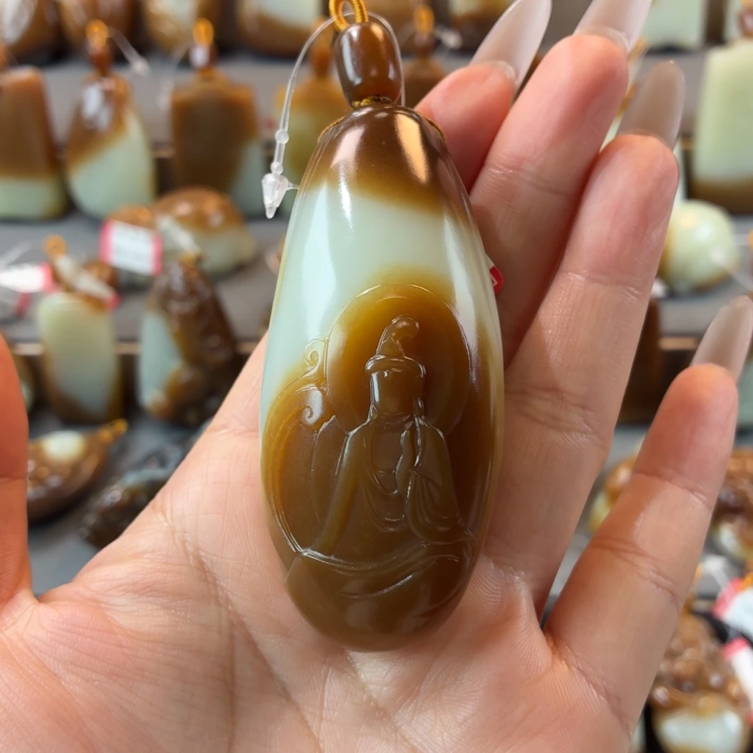 *****和田玉未镶嵌颈饰