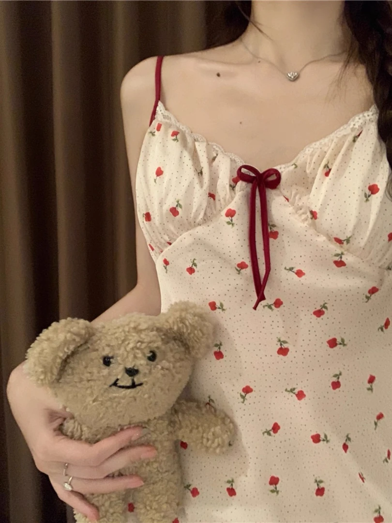 【浮力】甜美显瘦蕾丝吊带睡裙套装法式露背纯欲风气质8.1