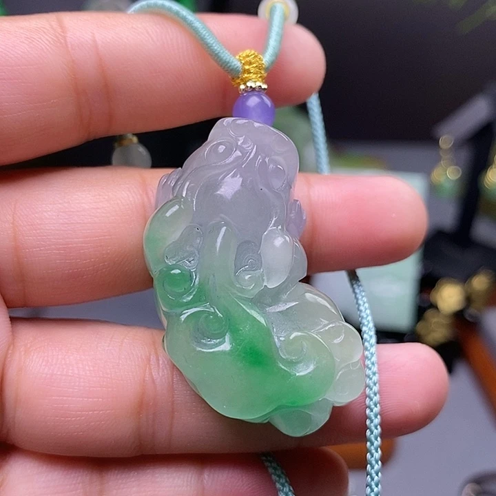 翡翠未镶嵌吊坠(赠链)