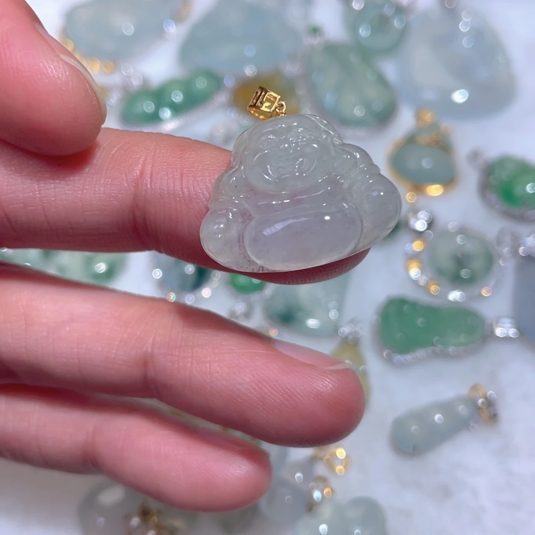 翡翠18K金镶嵌颈饰翡翠