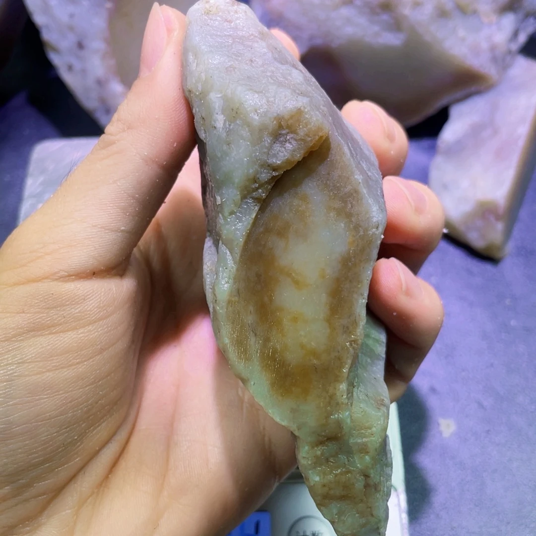和田玉未镶嵌珠宝半成品