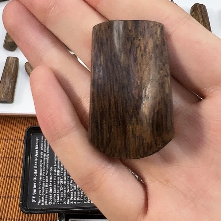 A***.沉香吊坠文莱沉香挂件