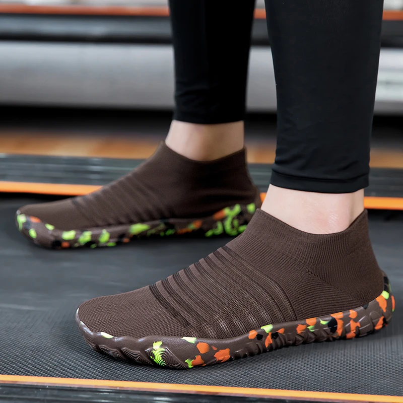 夏秋季透气新款溯溪鞋轻便弹力飞织网面低帮防滑懒人鞋百搭走路鞋