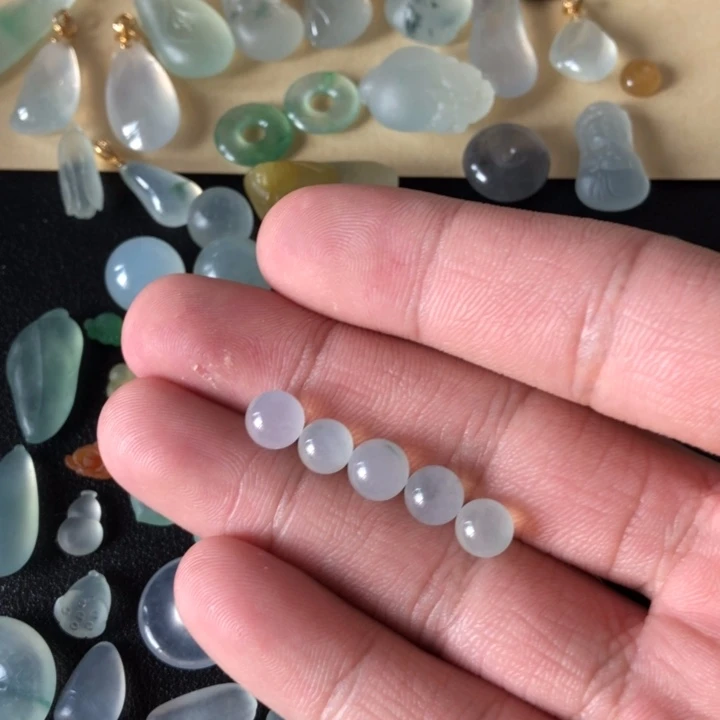 定制翡翠未镶嵌挂件