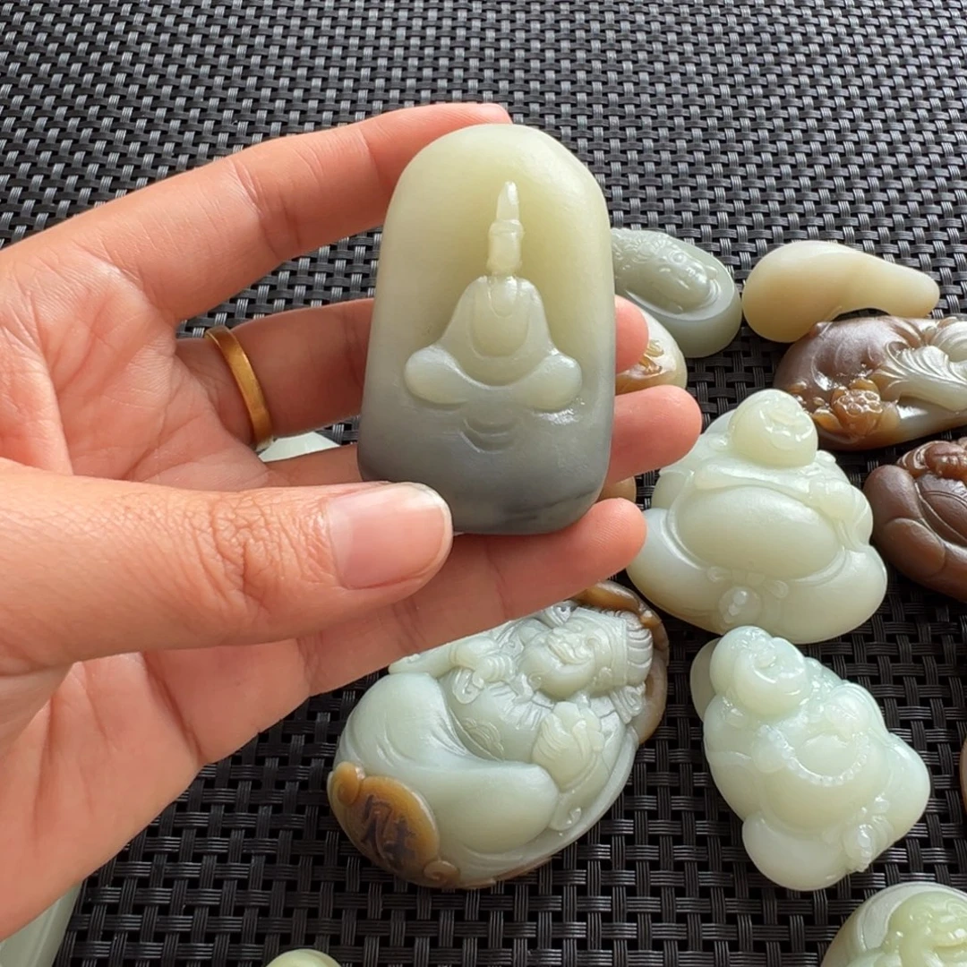 和田玉未镶嵌颈饰