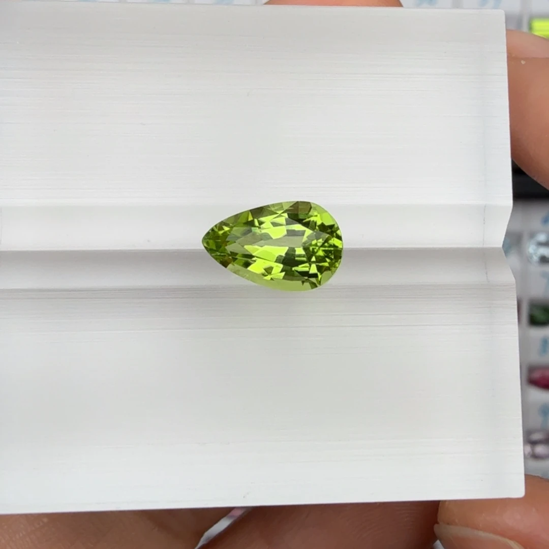 未镶嵌橄榄石笔搁天然2.83克拉