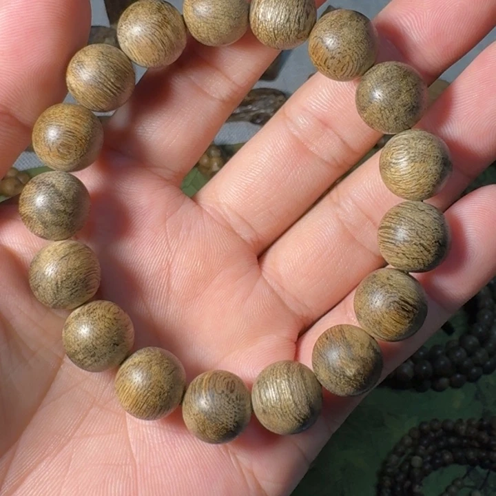 治***孙沉香沉香碎屑惠安1.3mm，14.2g