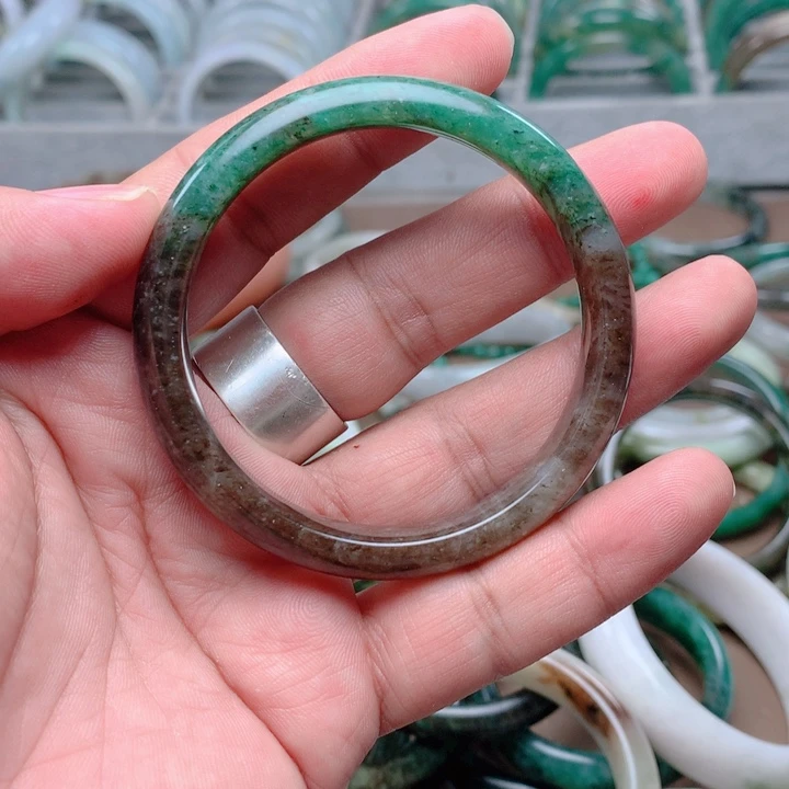 独山玉未镶嵌手镯56