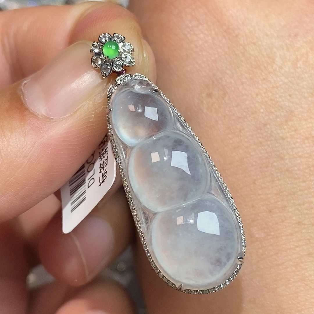 翡翠颈饰18K金镶嵌豆