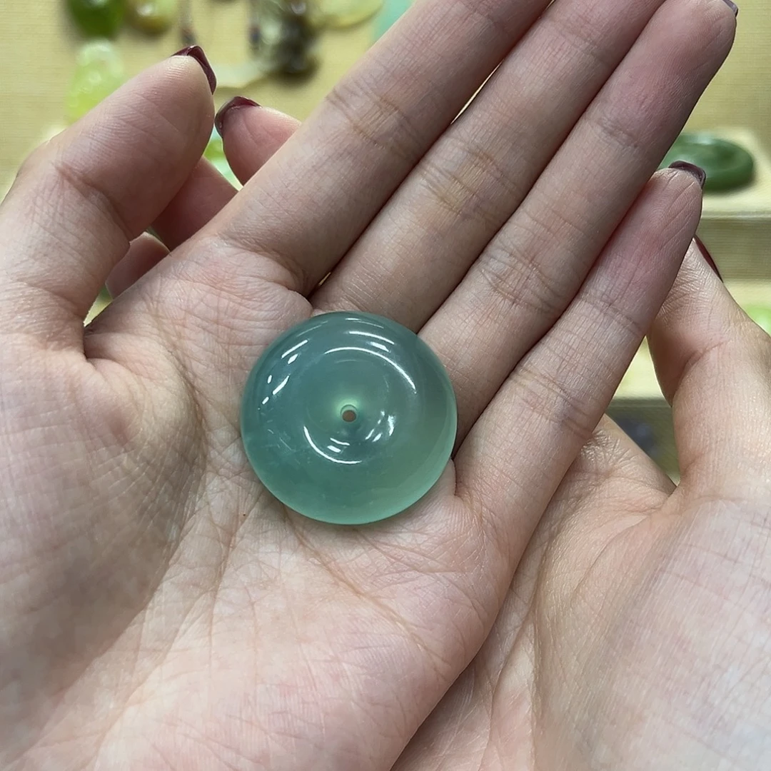 顽***处蛇纹石玉未镶嵌颈饰