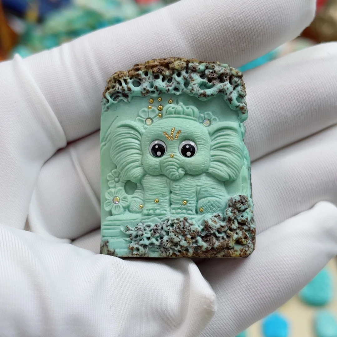 绿松石未镶嵌珠宝奇石