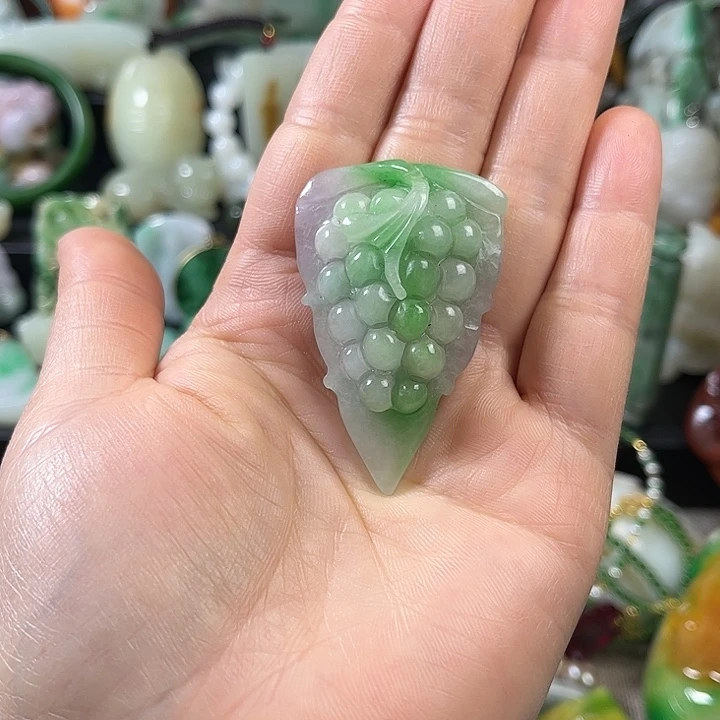 翡翠未镶嵌颈饰翡翠未镶嵌颈饰