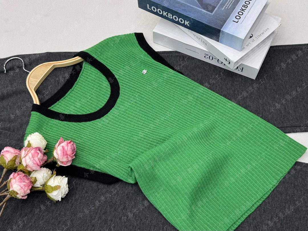 【绿色圆领套头】夏季新款百搭宽松设计感上衣 QC3060