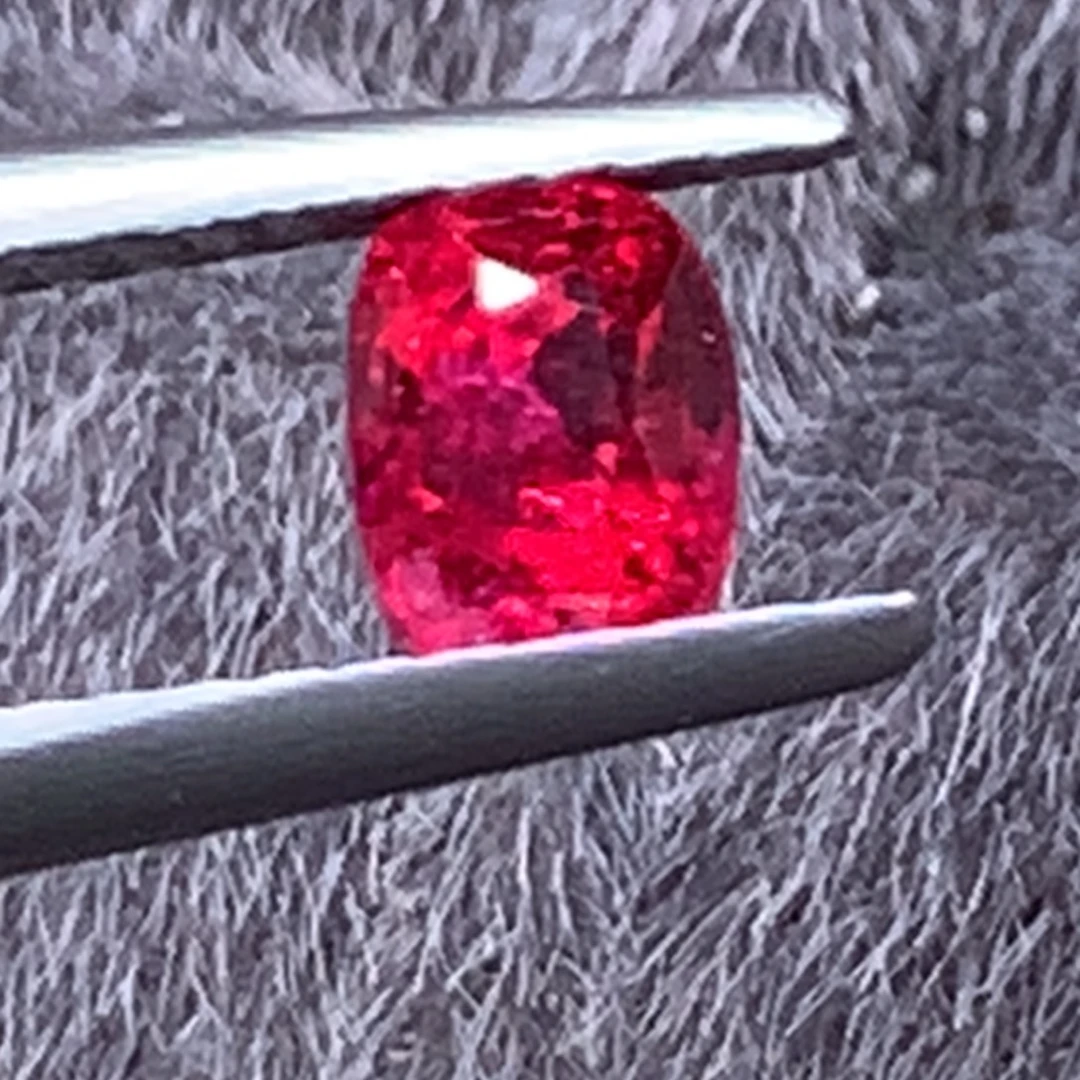 尖晶石裸石缅甸绝地武士0.62克拉