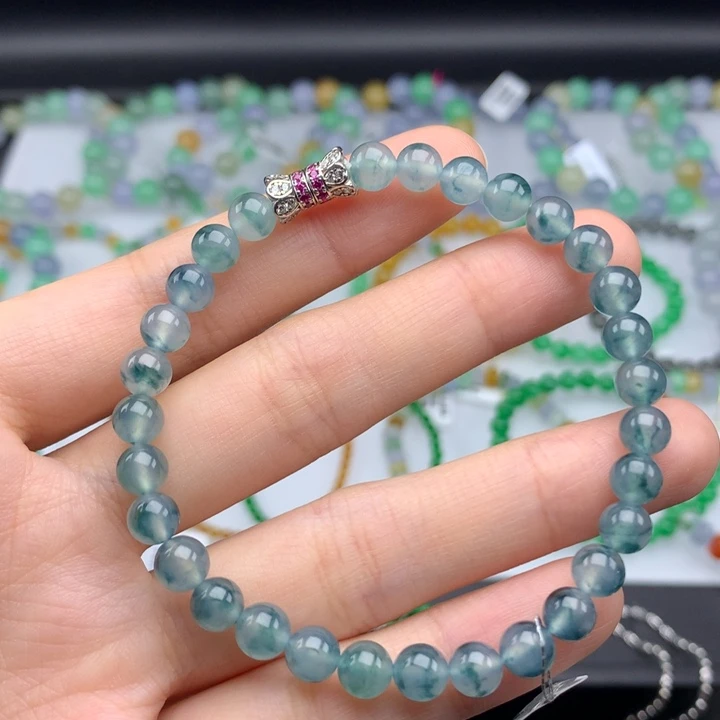 翡翠手镯未镶嵌翡翠