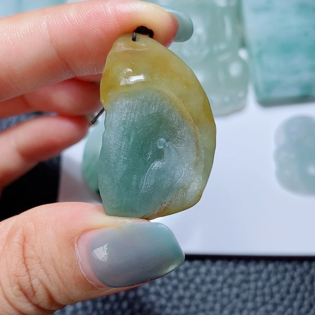 定制翡翠未镶嵌毛货付款后确认抛光