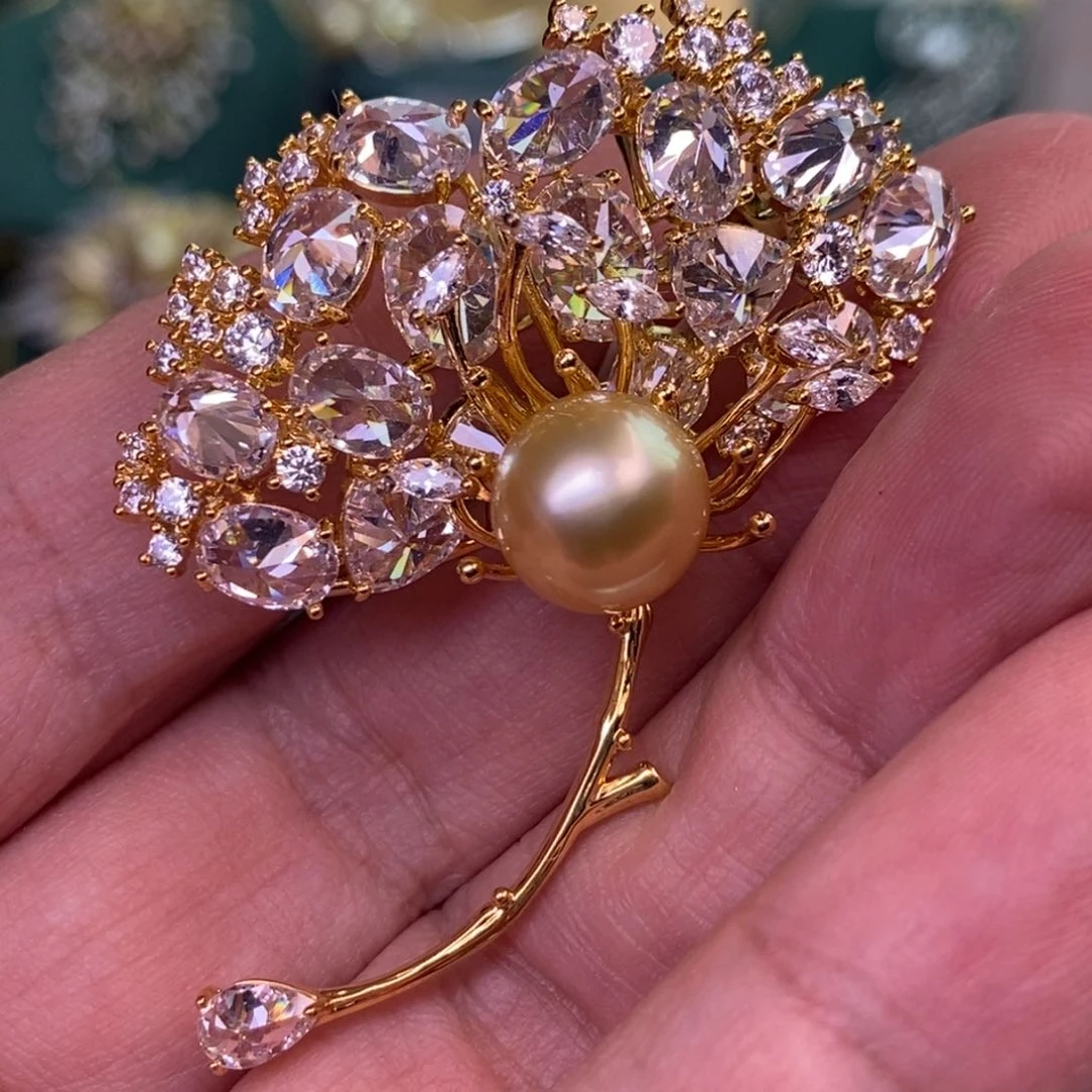 未镶嵌胸饰海水珍珠