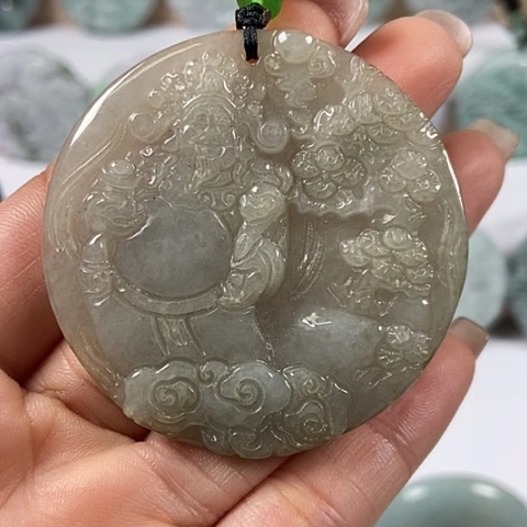 翡翠颈饰未镶嵌财神爷福利