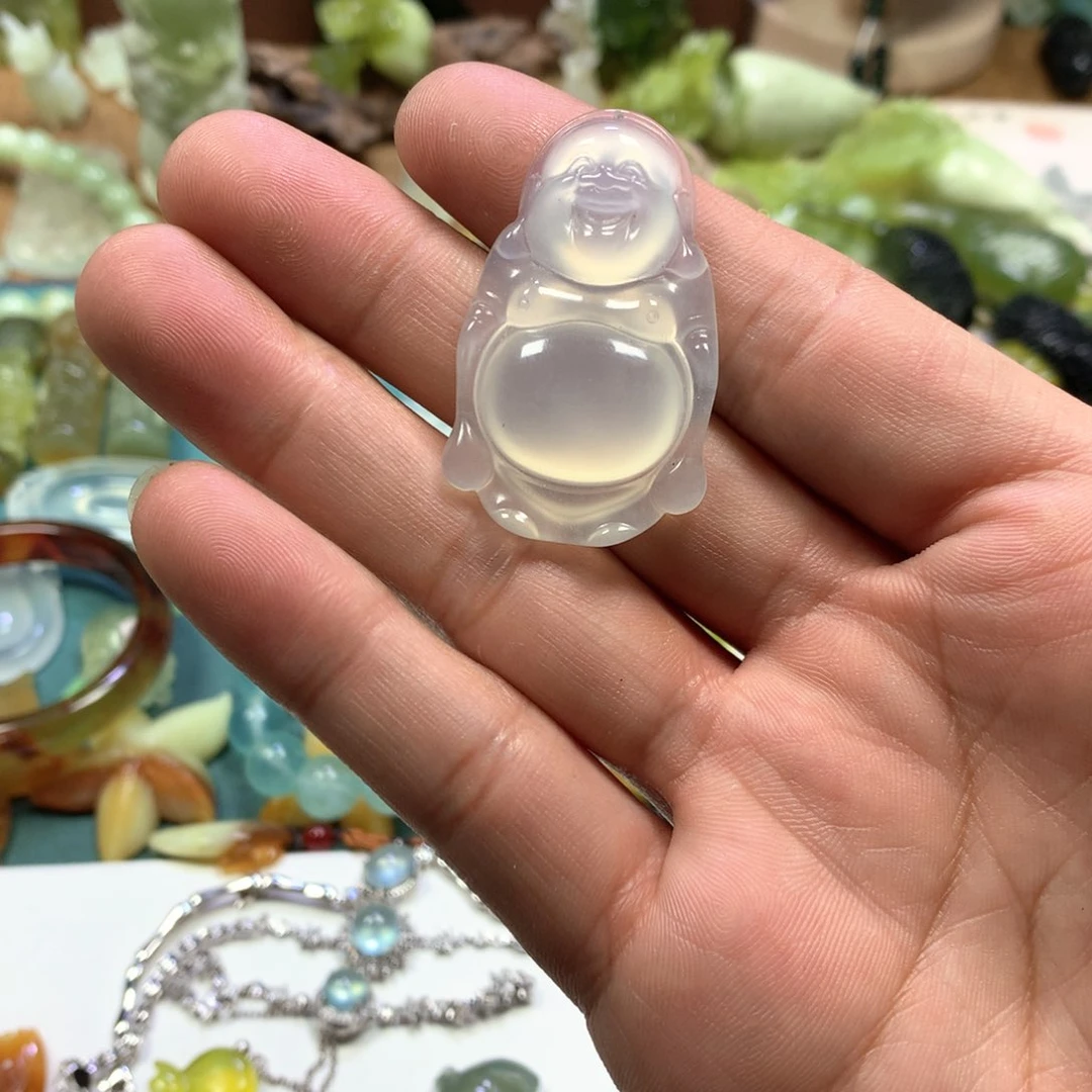 岫玉颈饰未镶嵌站佛