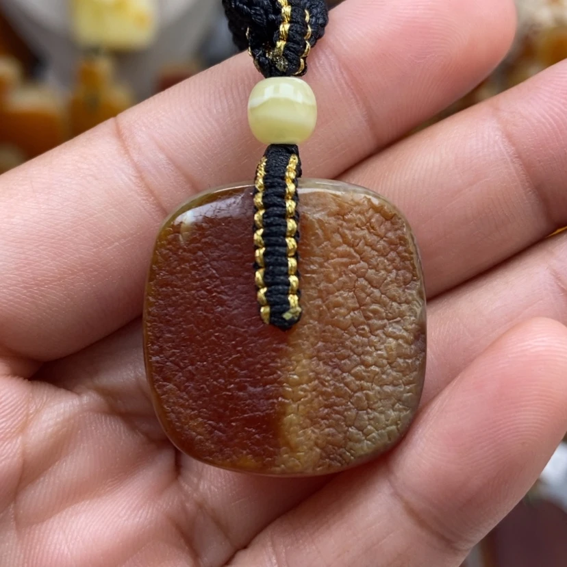 【闪购商品】琥珀颈饰未镶嵌