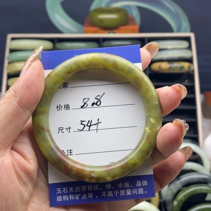 岫玉未镶嵌手镯纯天然岫玉 花玉手镯