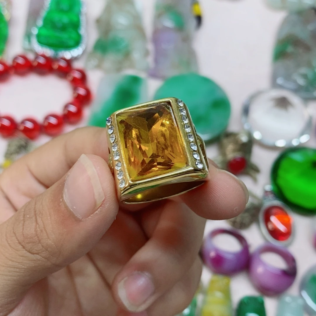 1直播间的实时画面