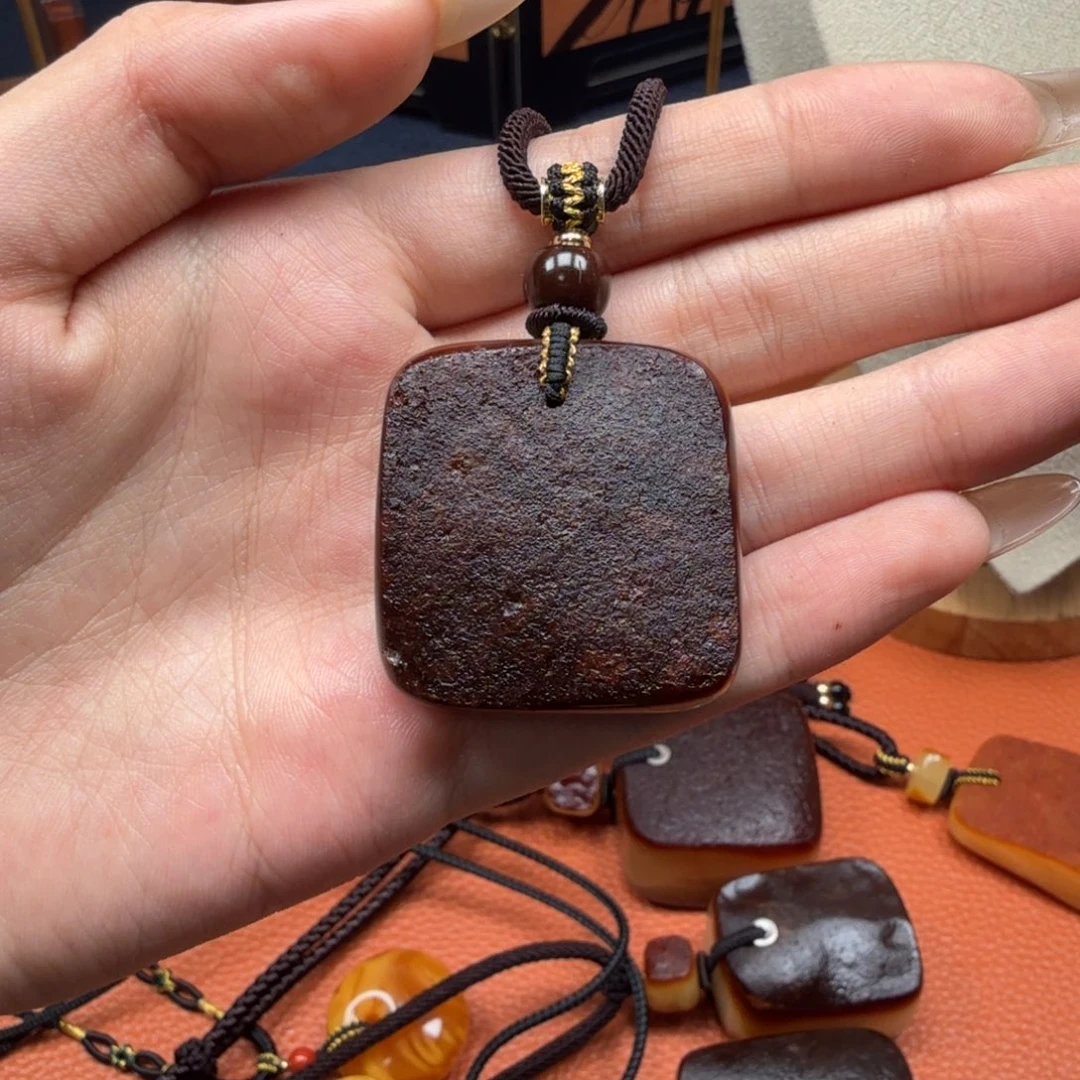 蜜蜡未镶嵌吊坠(赠链)