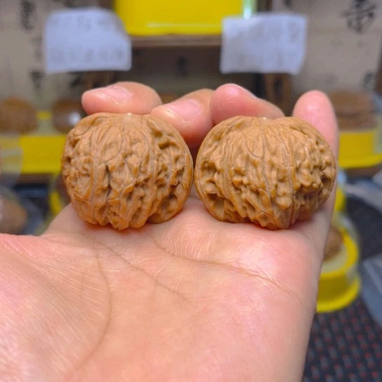 文玩核桃吊坠磨盘