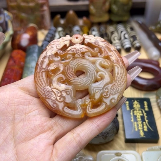蛇纹石玉未镶嵌颈饰