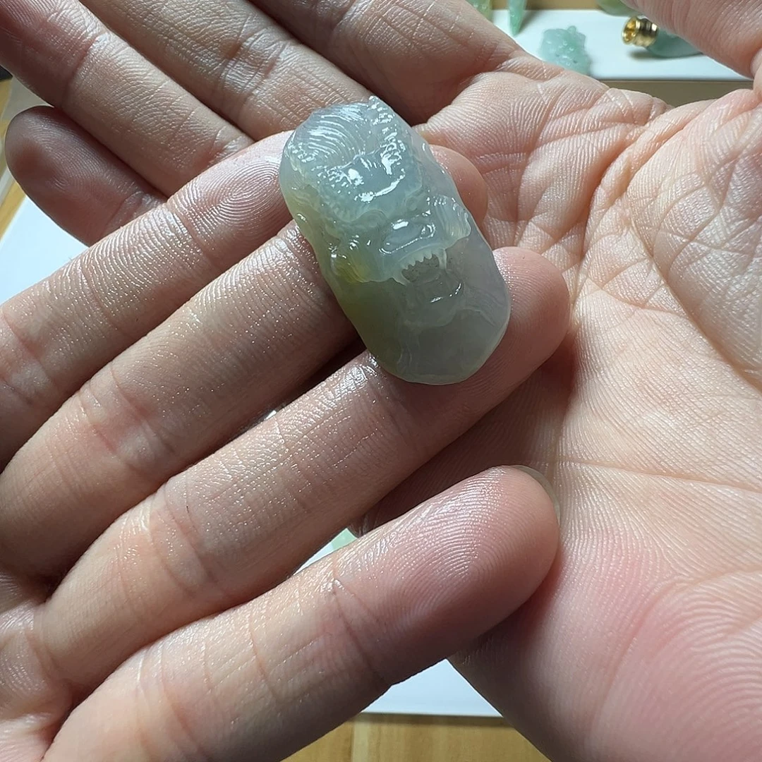 定制翡翠未镶嵌龙