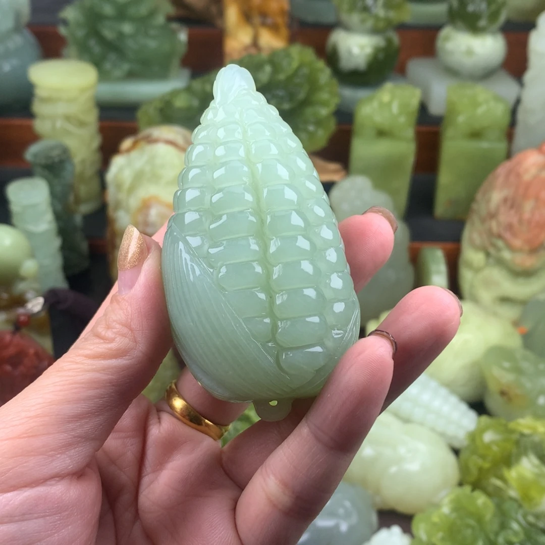 岫玉未镶嵌手把件