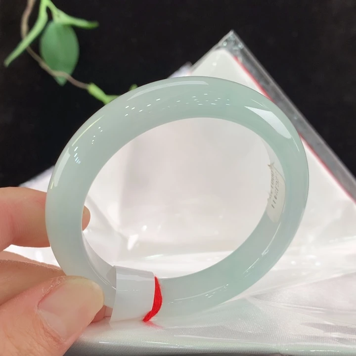 翡翠手镯未镶嵌111/0148