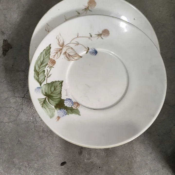 陶瓷盘子碗啥都有