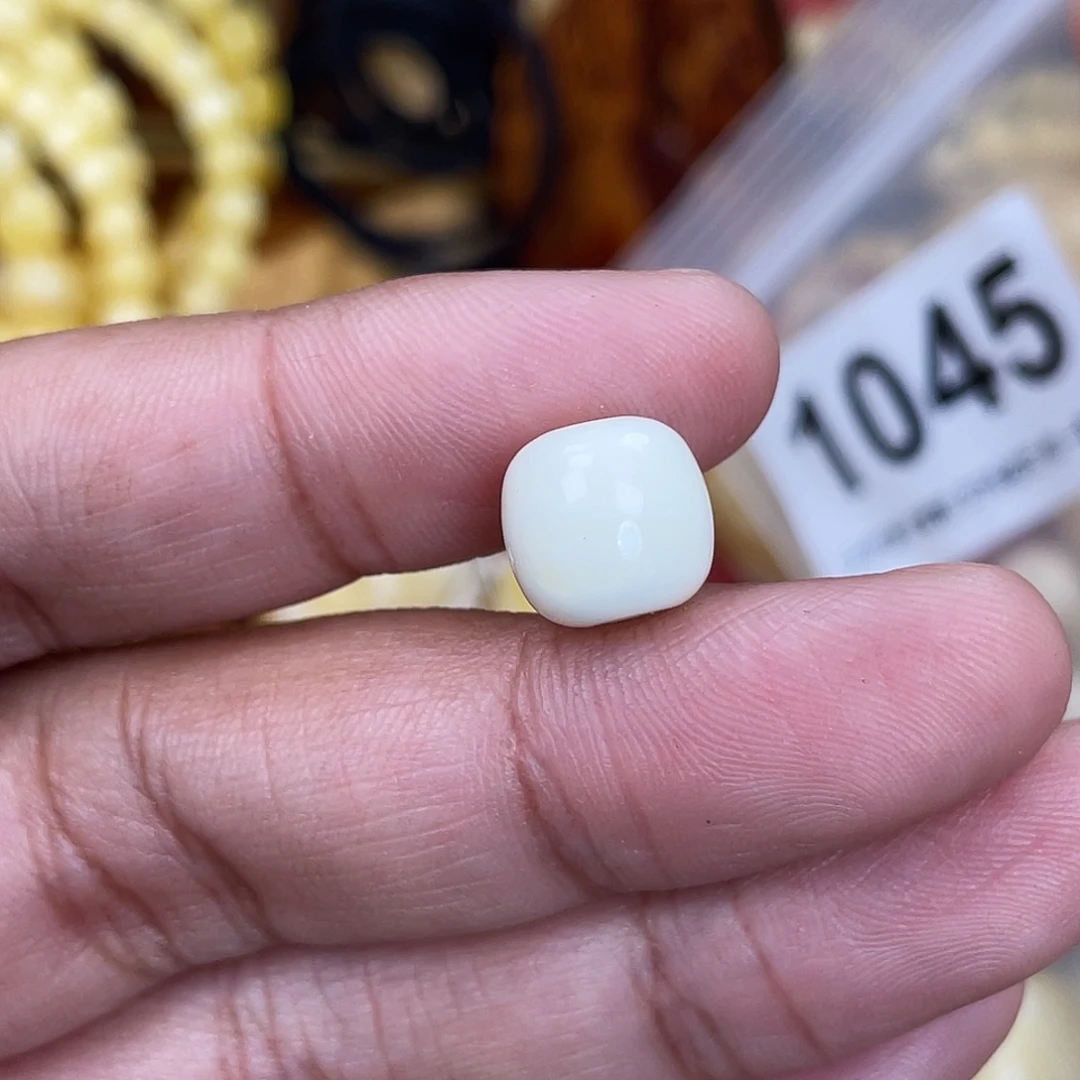 蜜蜡未镶嵌珠宝奇石10.5