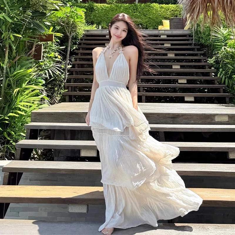 泰国海边度假v领挂脖连衣裙女夏季性感露背氛围感A字大摆蛋糕长裙