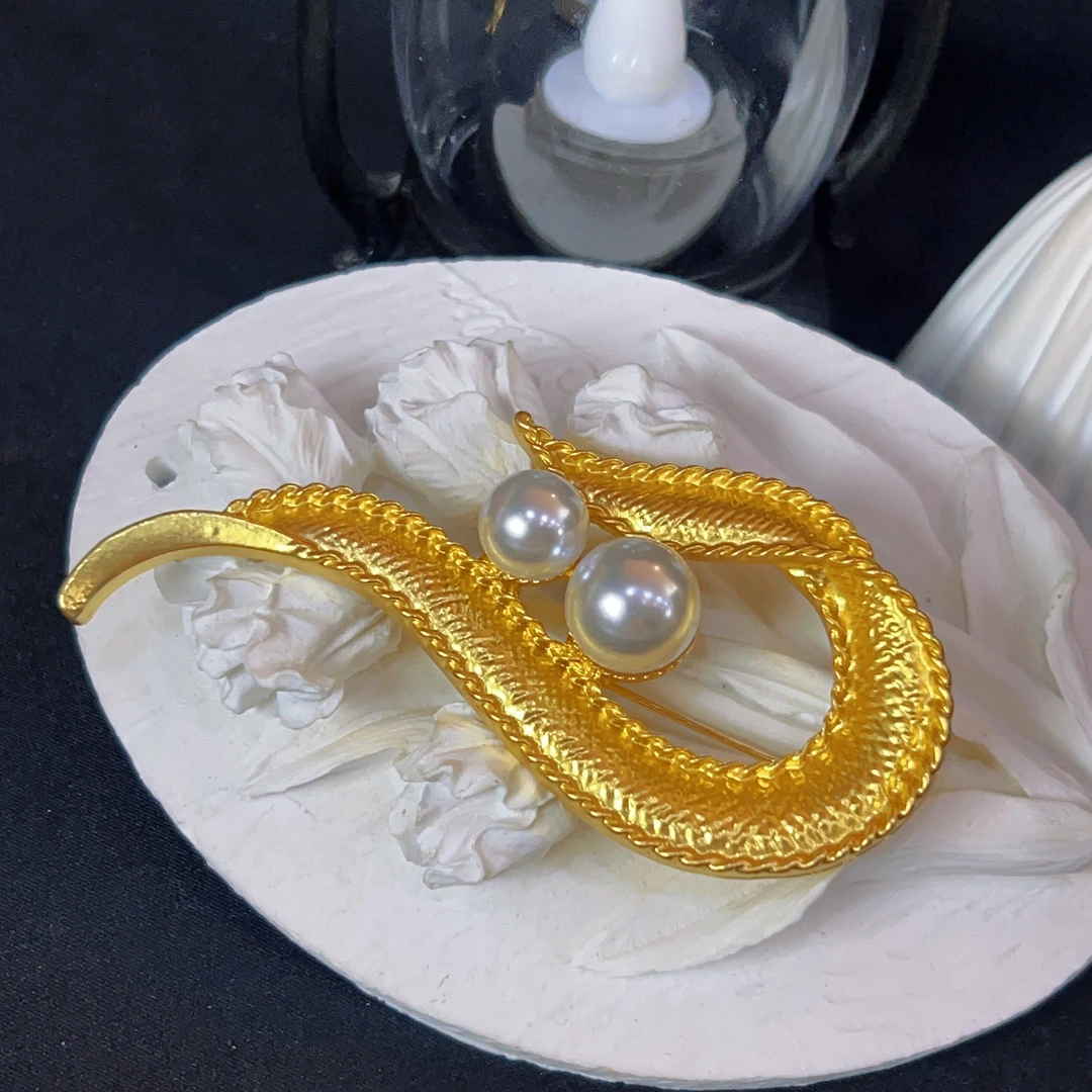 铜合金仿珍珠胸针 哈尼西牧时尚华丽胸针#0008581