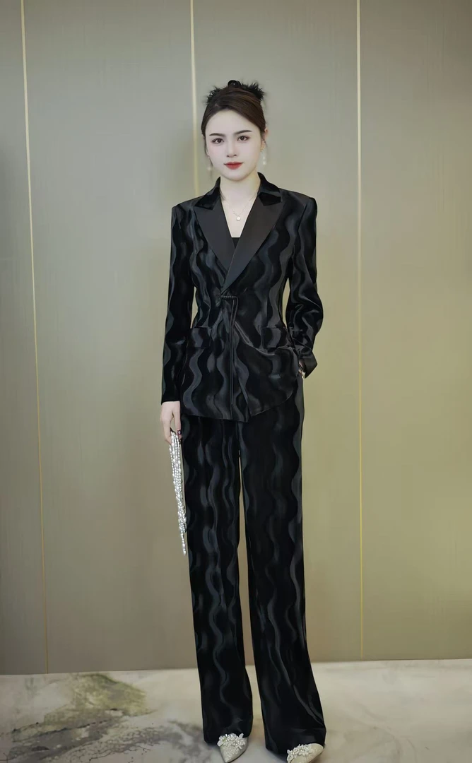 88012-早春2025中式西服轻奢V领气质显瘦丝绒水波纹套装女
