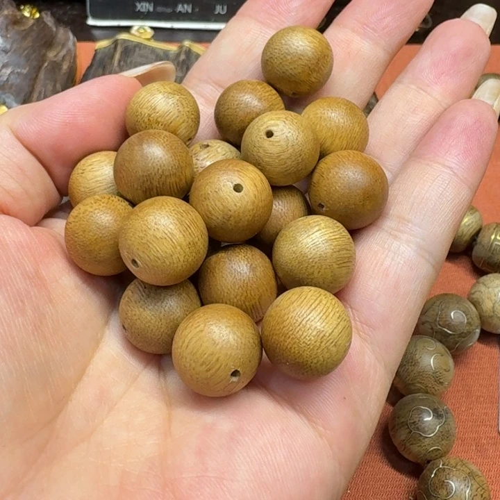 大叶紫檀（黑酸枝木类）