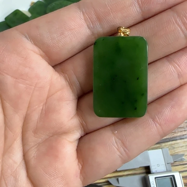 和田玉吊坠未镶嵌