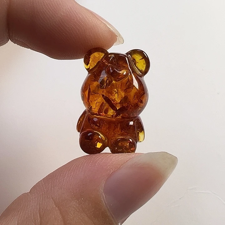 未镶嵌颈饰琥珀（花珀）