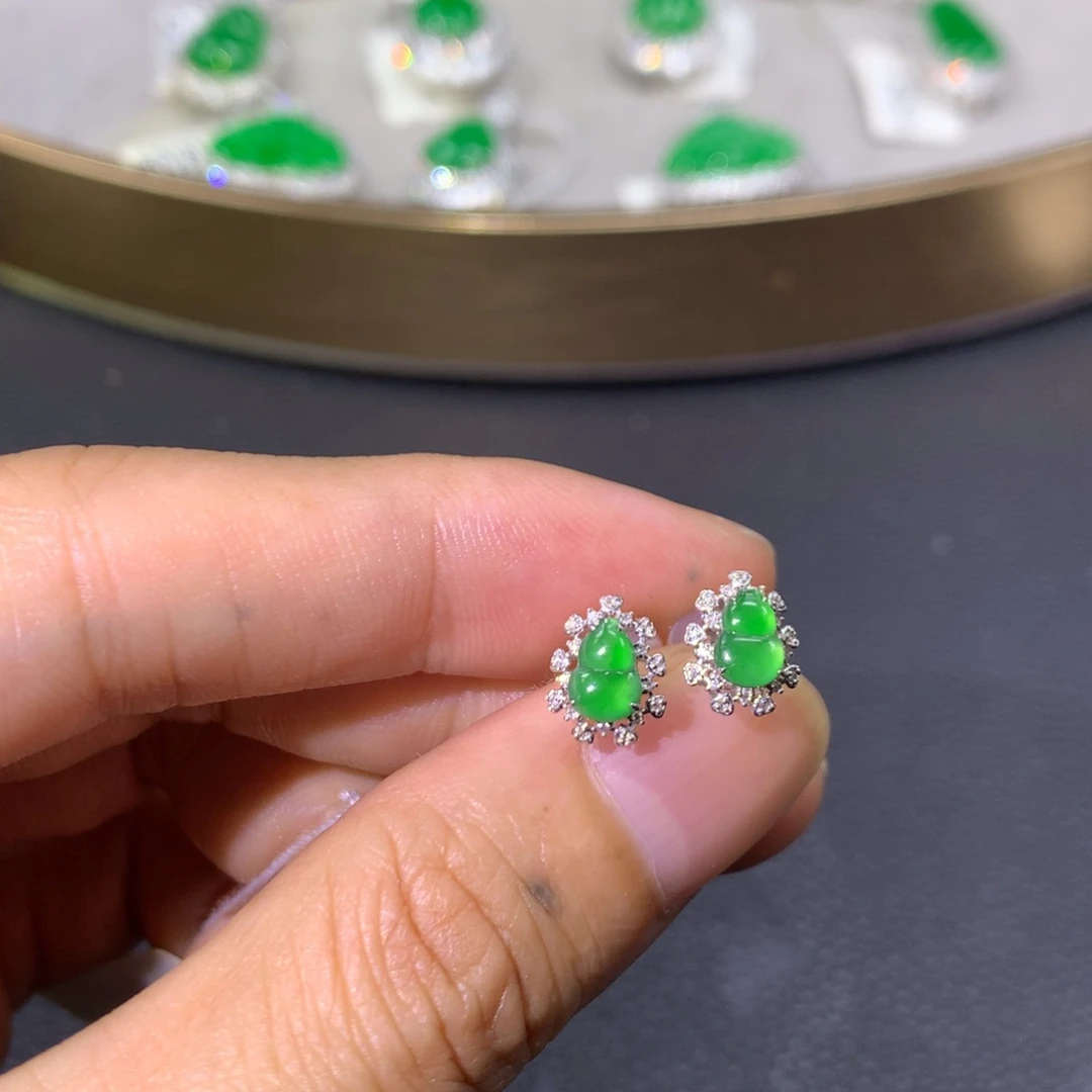 翡翠18K金镶嵌耳饰翡翠