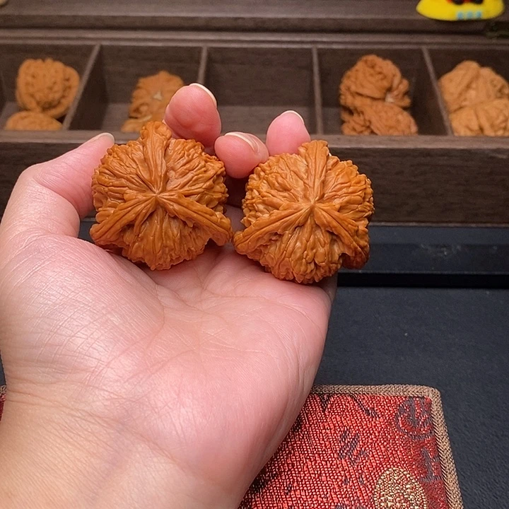 慧***把件文玩核桃白奔