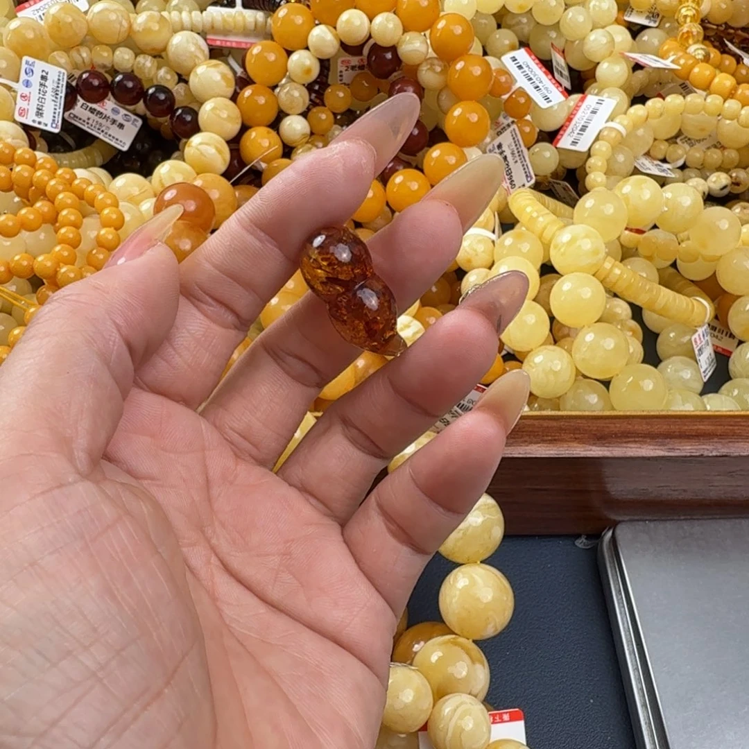琥珀未镶嵌珠宝奇石