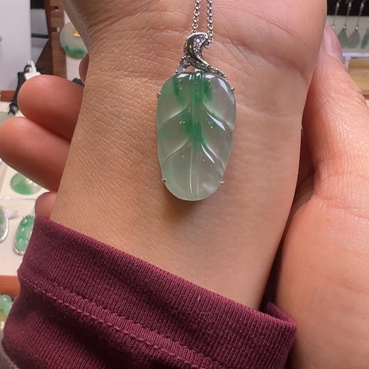 石英质玉银S925镀金镶嵌颈饰