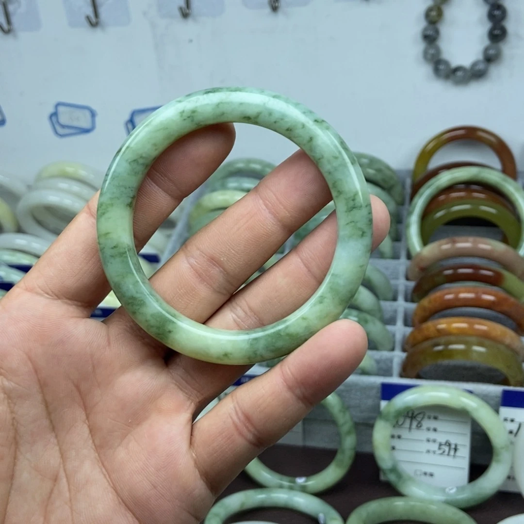 蛇纹石玉未镶嵌手镯小*喜