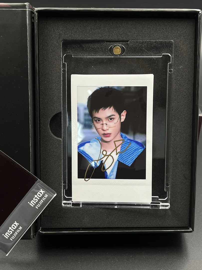 W592【黄明昊】亲签三寸正品富士拍立得mini相纸 白边