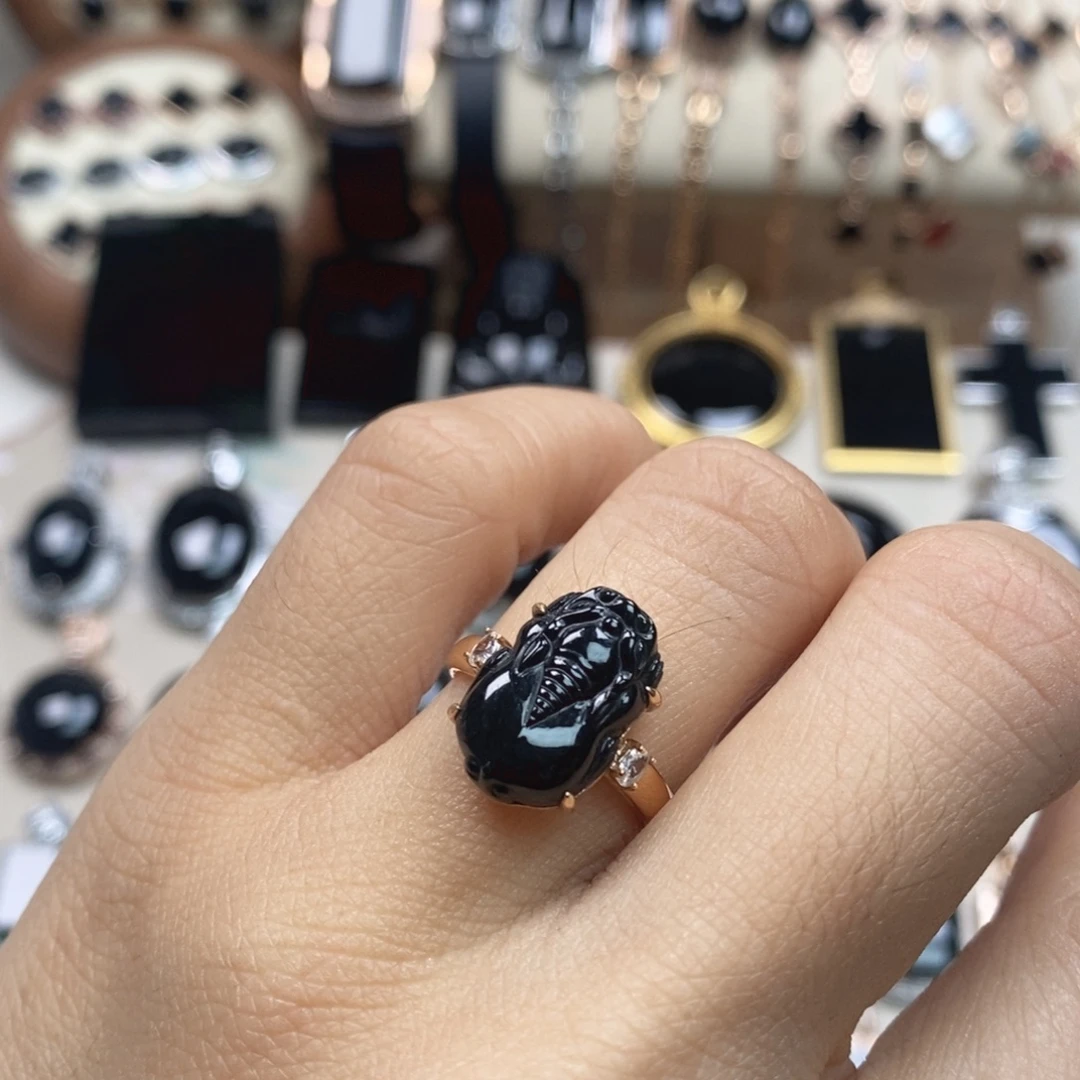 翡翠18K金镶嵌戒指