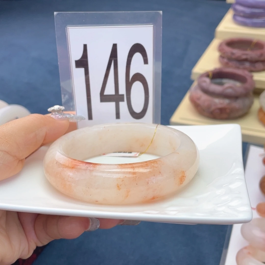 石英质玉未镶嵌手镯63.9