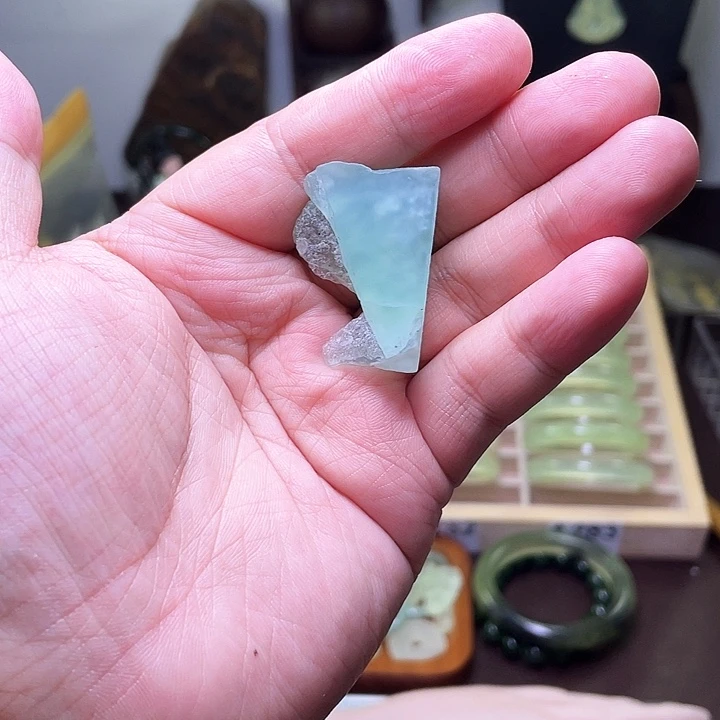 蛇纹石玉颈饰合金冬***咩