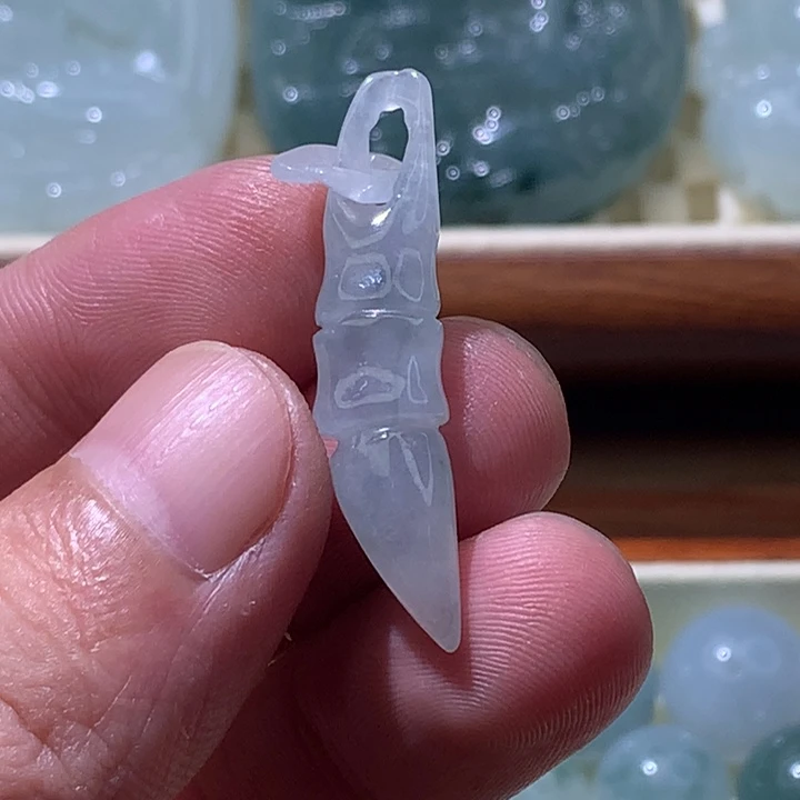 翡翠未镶嵌颈饰文昌笔